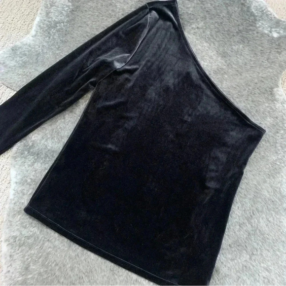 NWT Old Navy Velvet One Shoulder Top - Picture 4 of 11